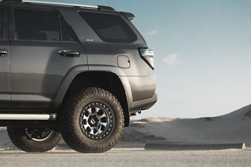 2022 Toyota 4Runner - KMC RIOT SBL - Machined Wheel Pros